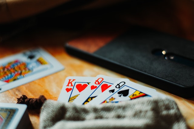 Top 3 Perquisites Of Online Poker Gambling Game!
